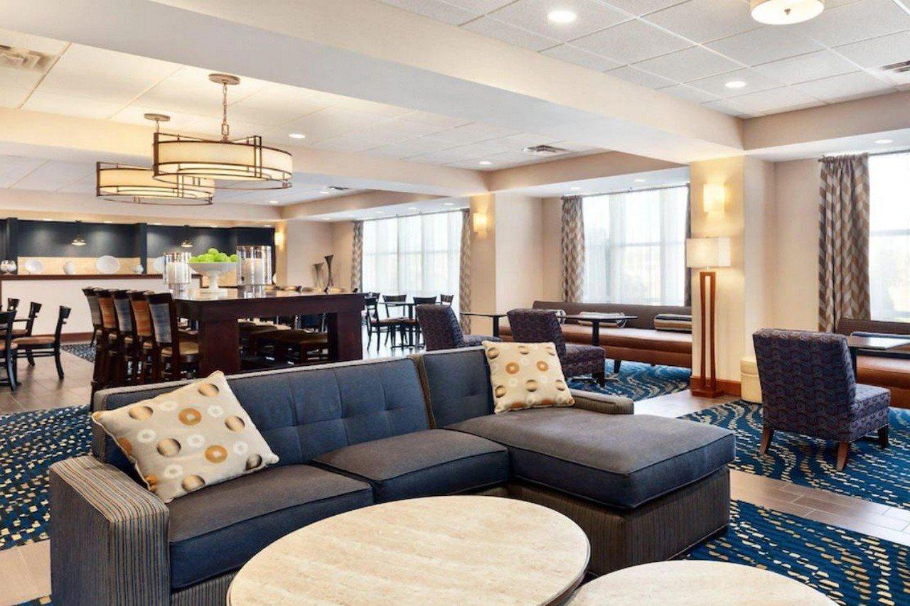 Hampton Inn ווטרטאון מראה חיצוני תמונה