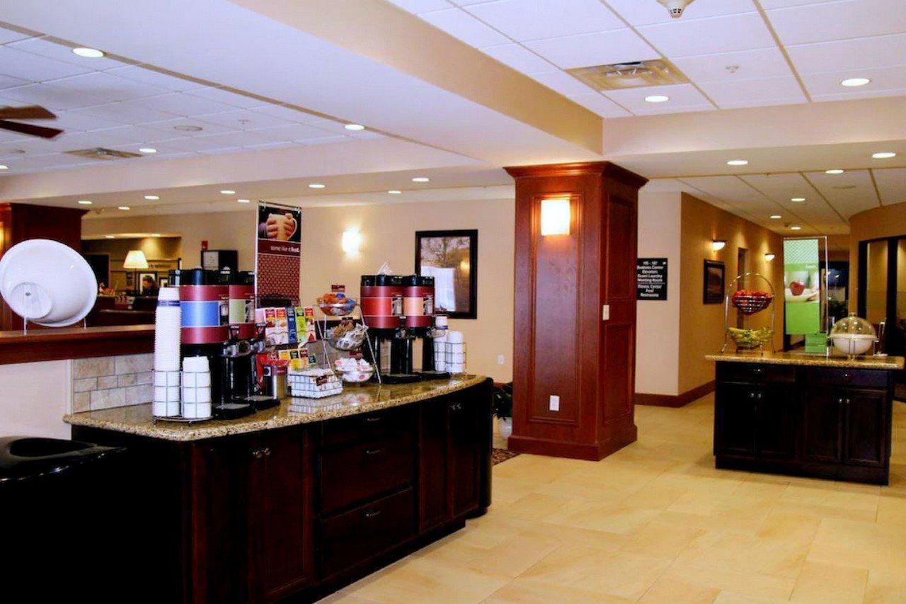 Hampton Inn ווטרטאון מראה חיצוני תמונה