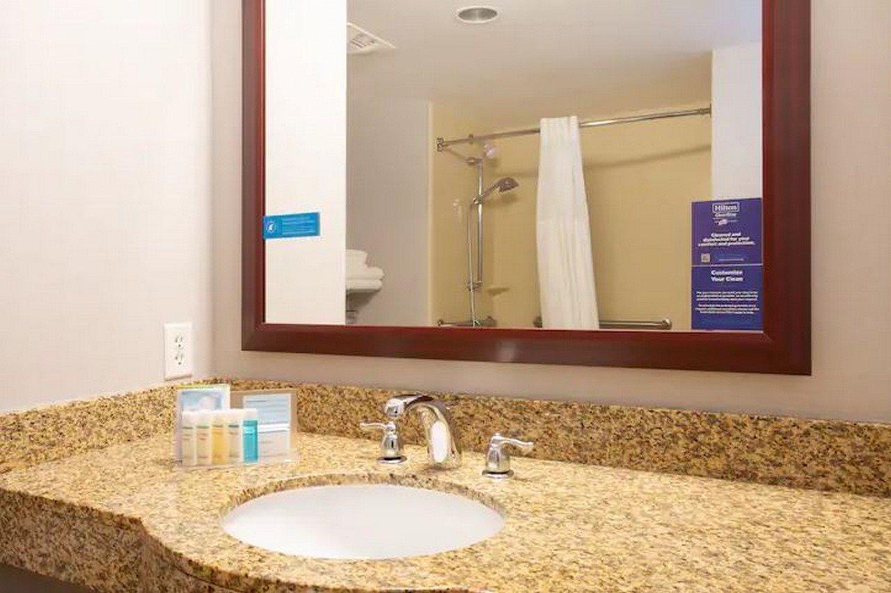Hampton Inn ווטרטאון מראה חיצוני תמונה