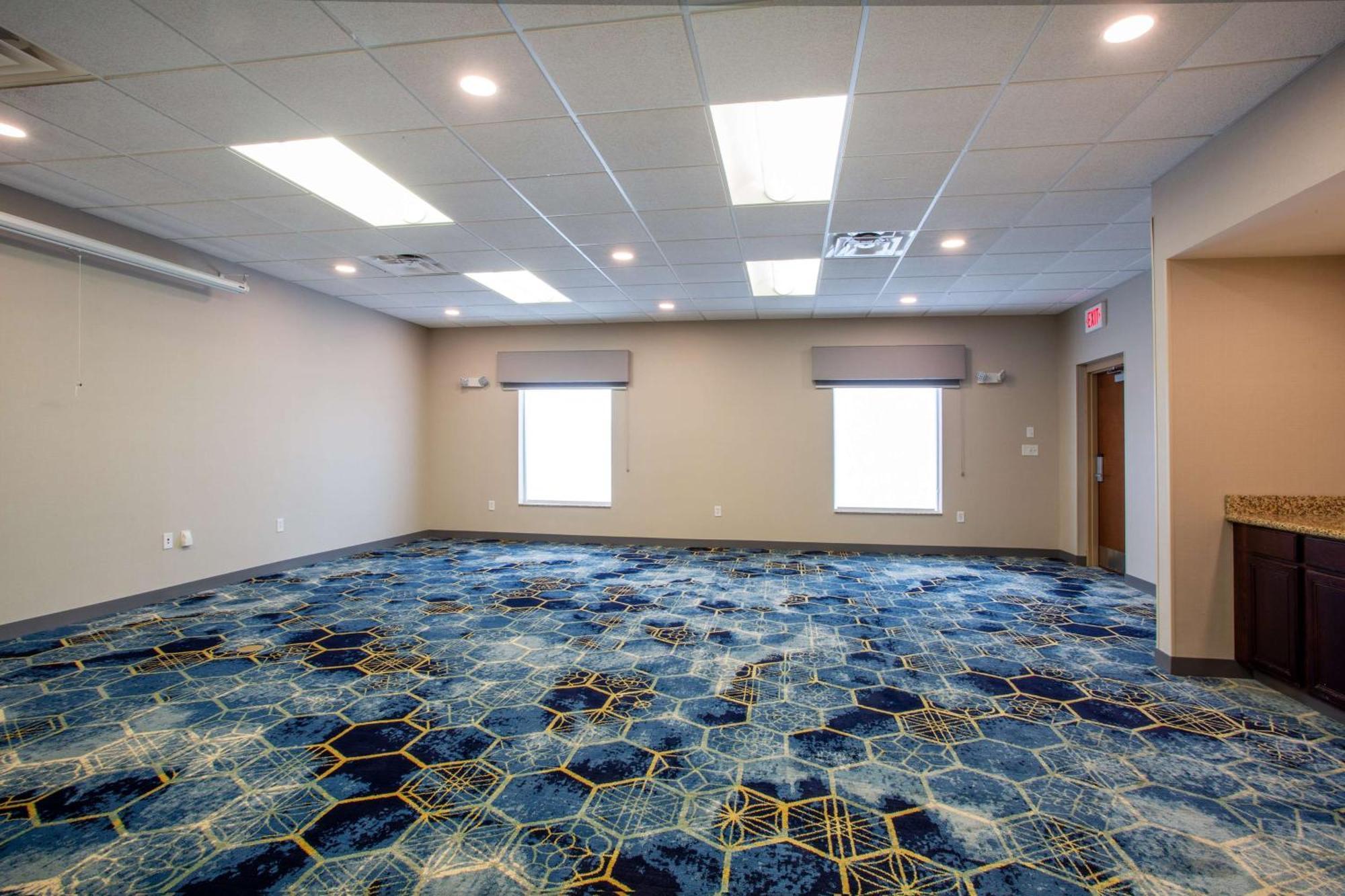 Hampton Inn ווטרטאון מראה חיצוני תמונה