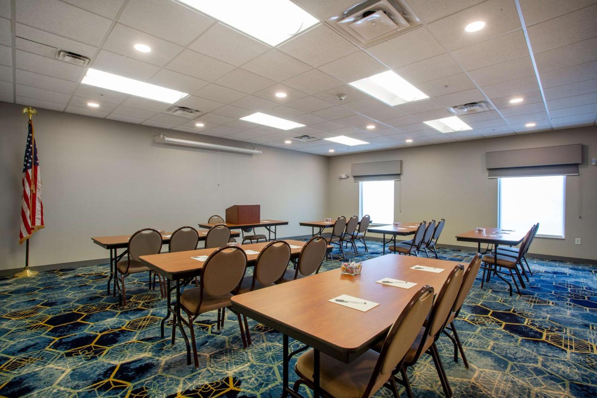 Hampton Inn ווטרטאון מראה חיצוני תמונה