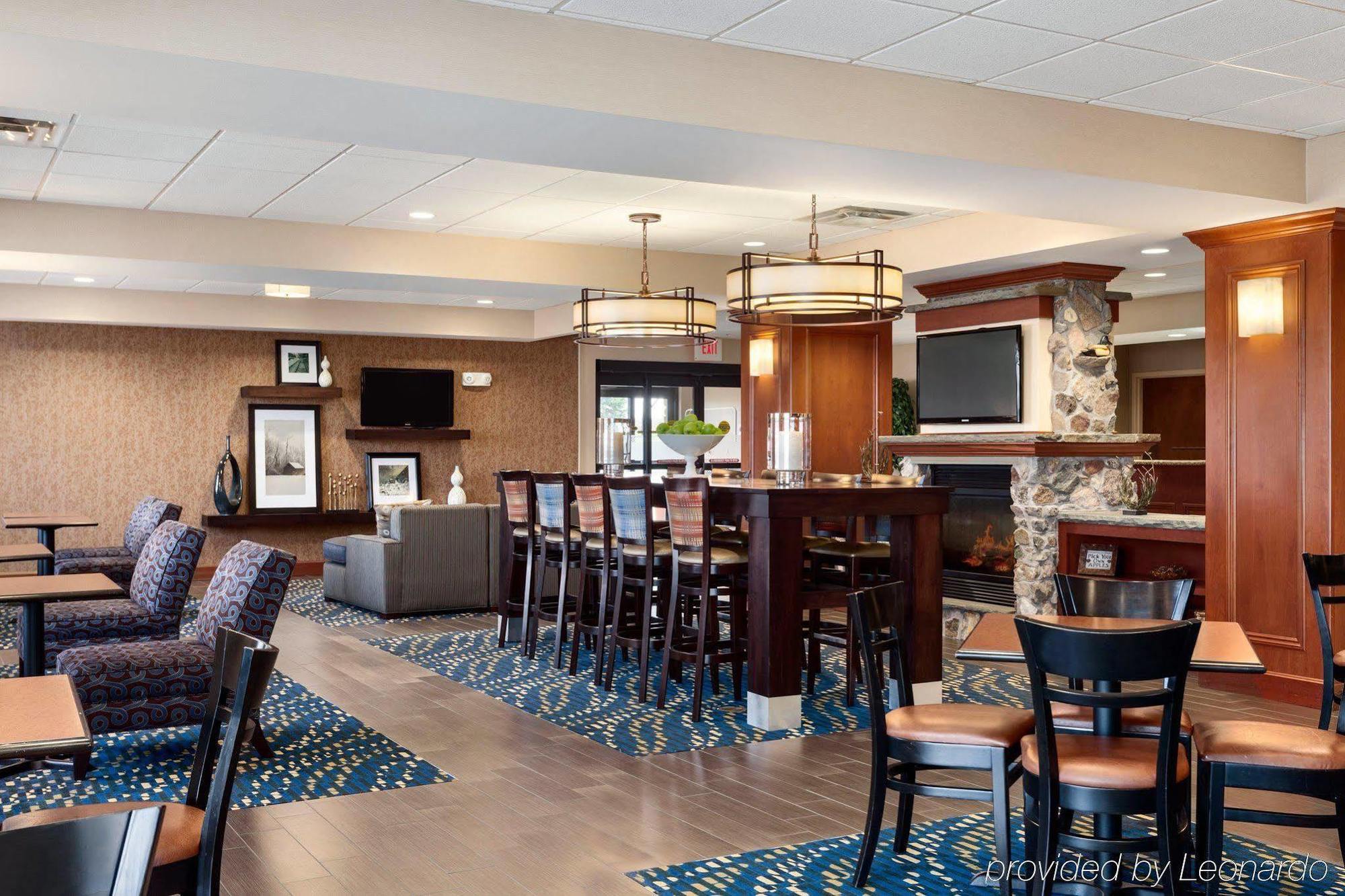 Hampton Inn ווטרטאון מראה חיצוני תמונה