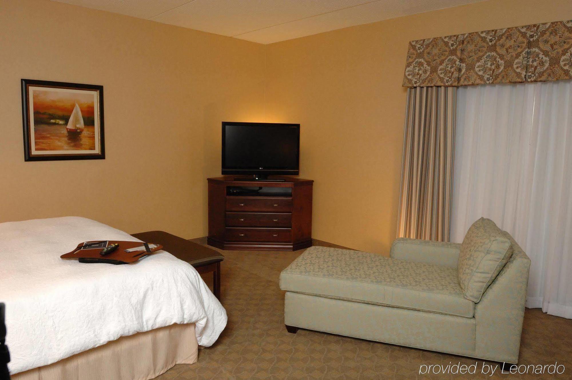 Hampton Inn ווטרטאון מראה חיצוני תמונה