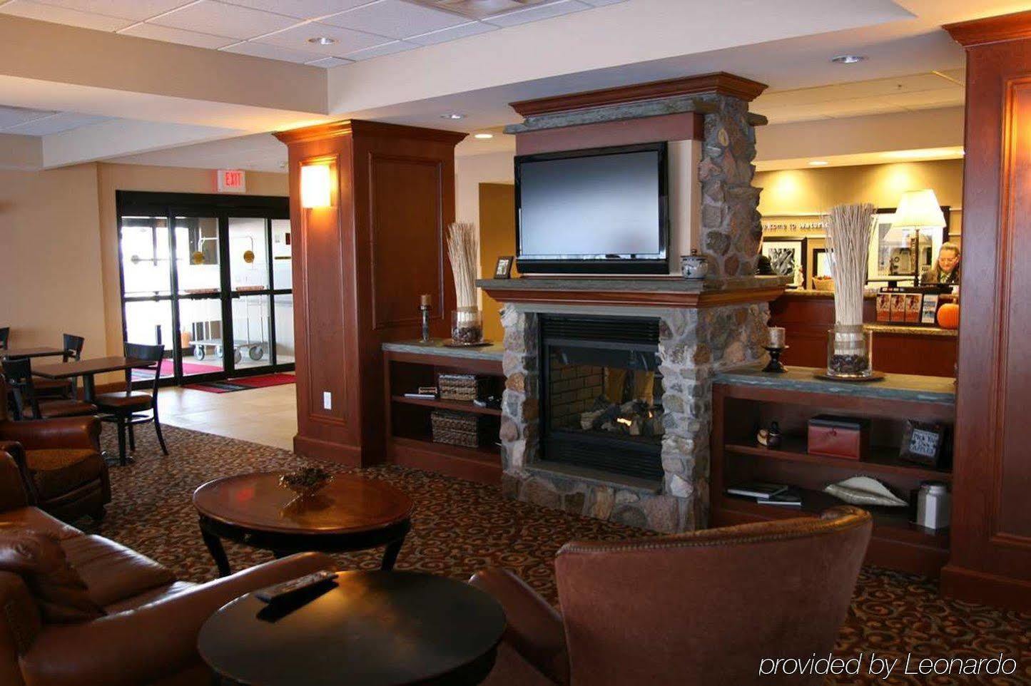 Hampton Inn ווטרטאון מראה חיצוני תמונה