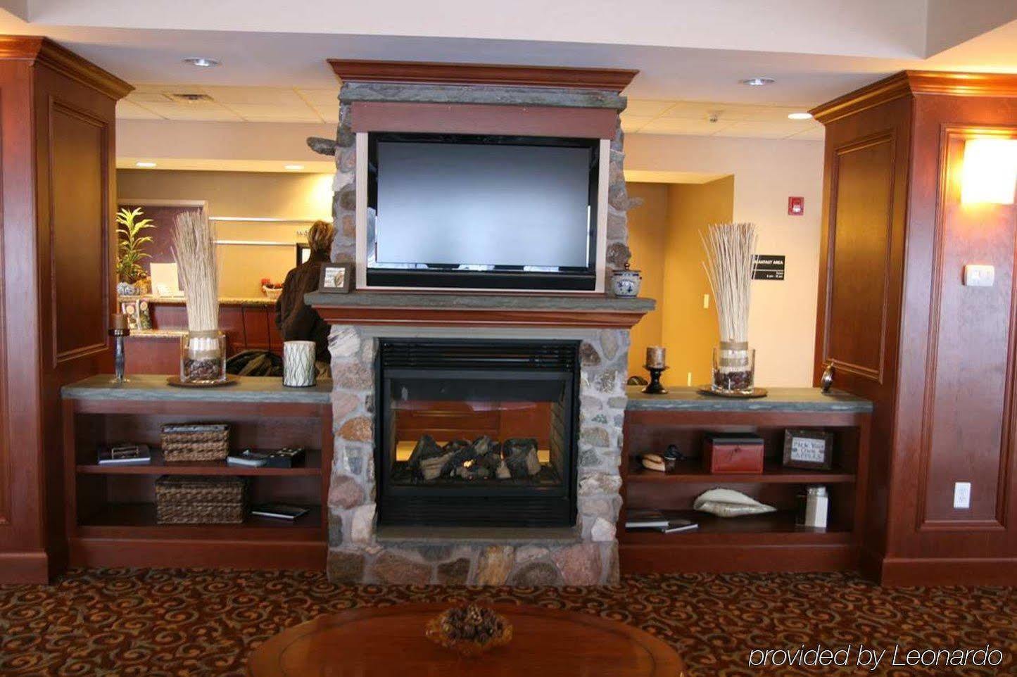 Hampton Inn ווטרטאון מראה חיצוני תמונה