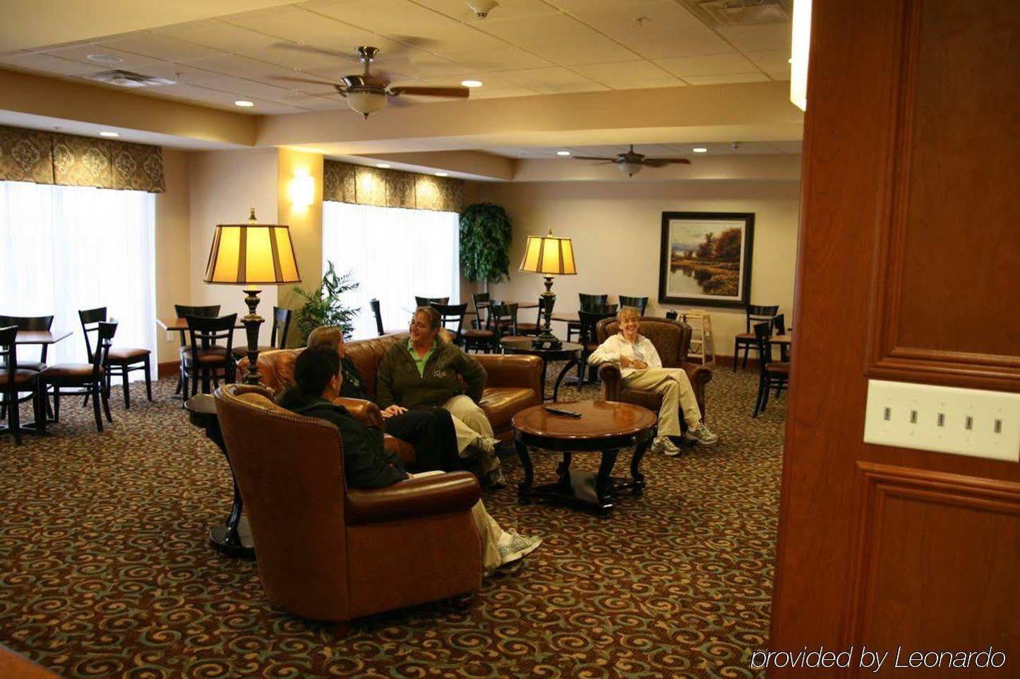 Hampton Inn ווטרטאון מראה פנימי תמונה