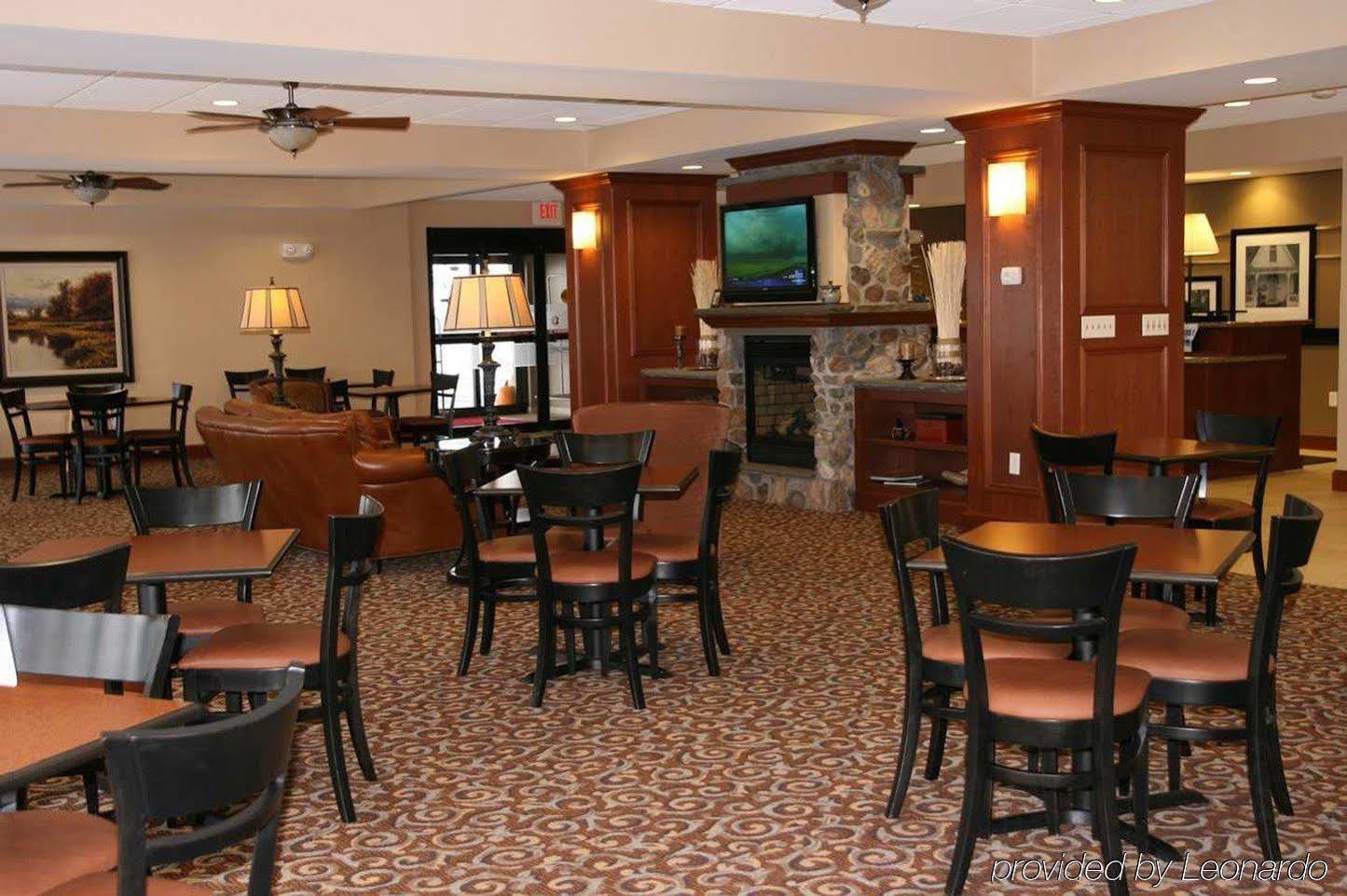 Hampton Inn ווטרטאון מראה חיצוני תמונה