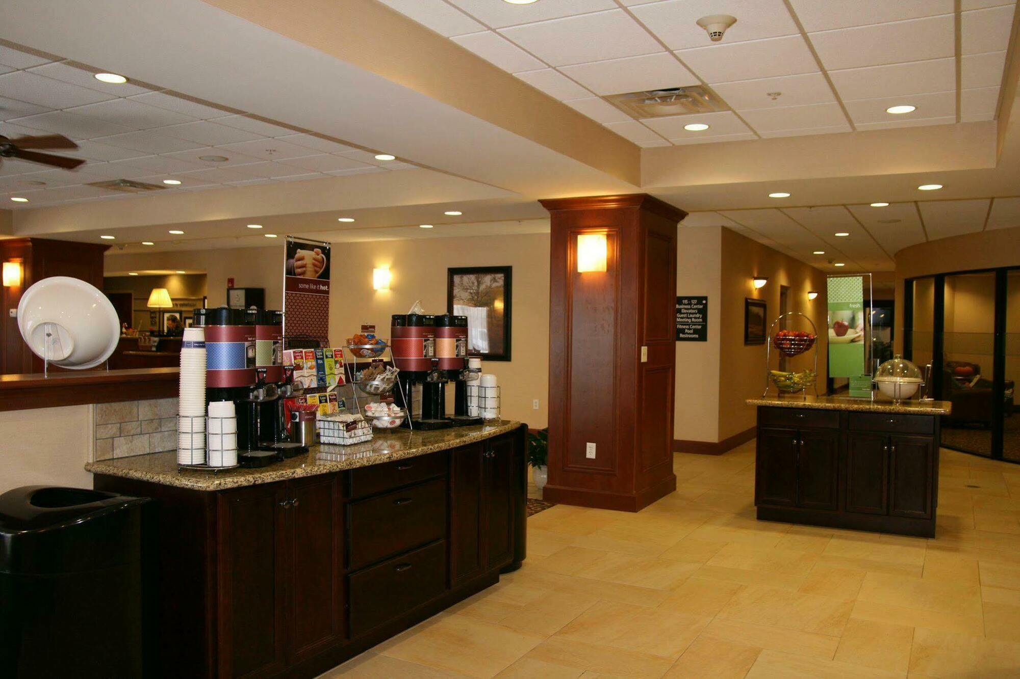 Hampton Inn ווטרטאון מסעדה תמונה